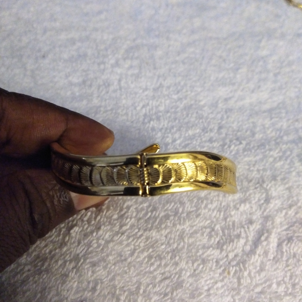Monet Bangle - Picture 4 of 5